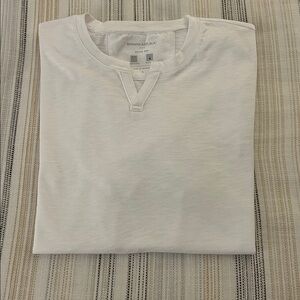 Banana Republic White Tee With V-Neck